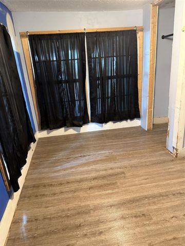 64 Neyland Street, Houston, TX 77022