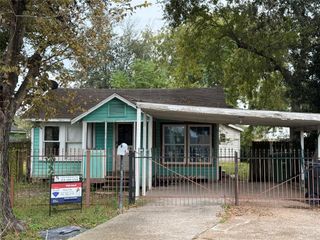 64 Neyland Street, Houston, TX 77022