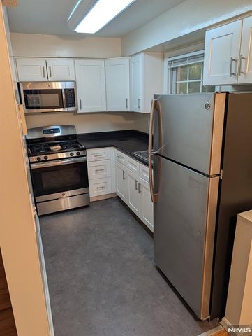 60 Columbia Avenue 17, Dumont, NJ 07628