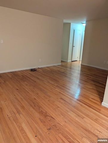 60 Columbia Avenue 17, Dumont, NJ 07628