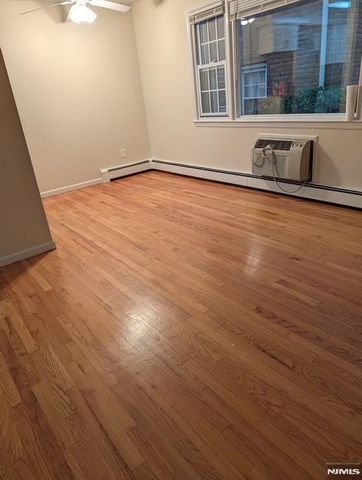 60 Columbia Avenue 17, Dumont, NJ 07628
