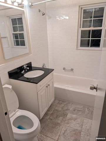 60 Columbia Avenue 17, Dumont, NJ 07628