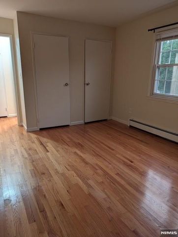 60 Columbia Avenue 17, Dumont, NJ 07628
