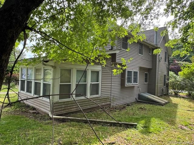 74 S Airmont Road, Suffern, NY 10901