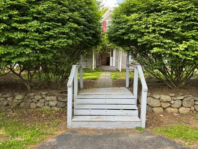 74 S Airmont Road, Suffern, NY 10901