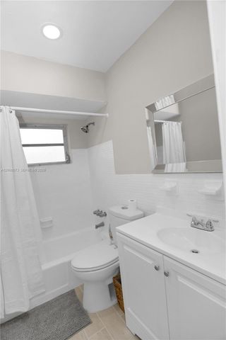 1225 NE 136th Ter 1225, North Miami, FL 33161