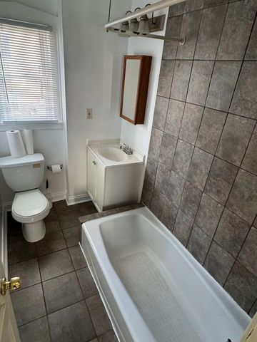 7907 W Grand Avenue, Elmwood Park, IL 60707