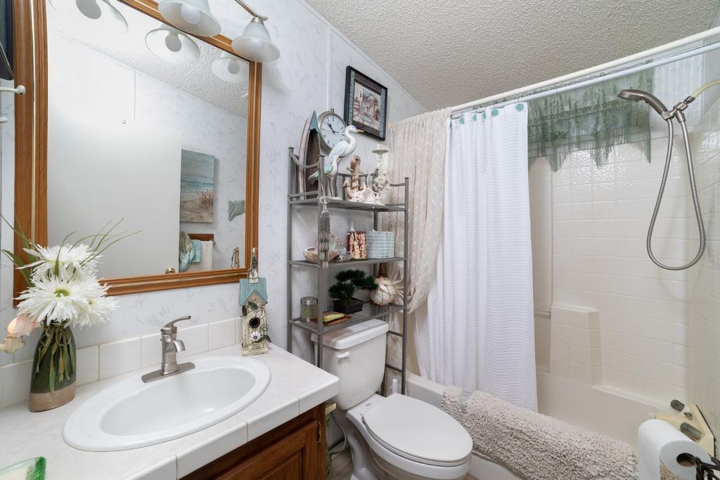 Image 19 of property listing at 8701 Highway 41 # 44, Fresno, CA 93720