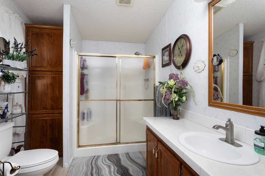 Image 28 of property listing at 8701 Highway 41 # 44, Fresno, CA 93720