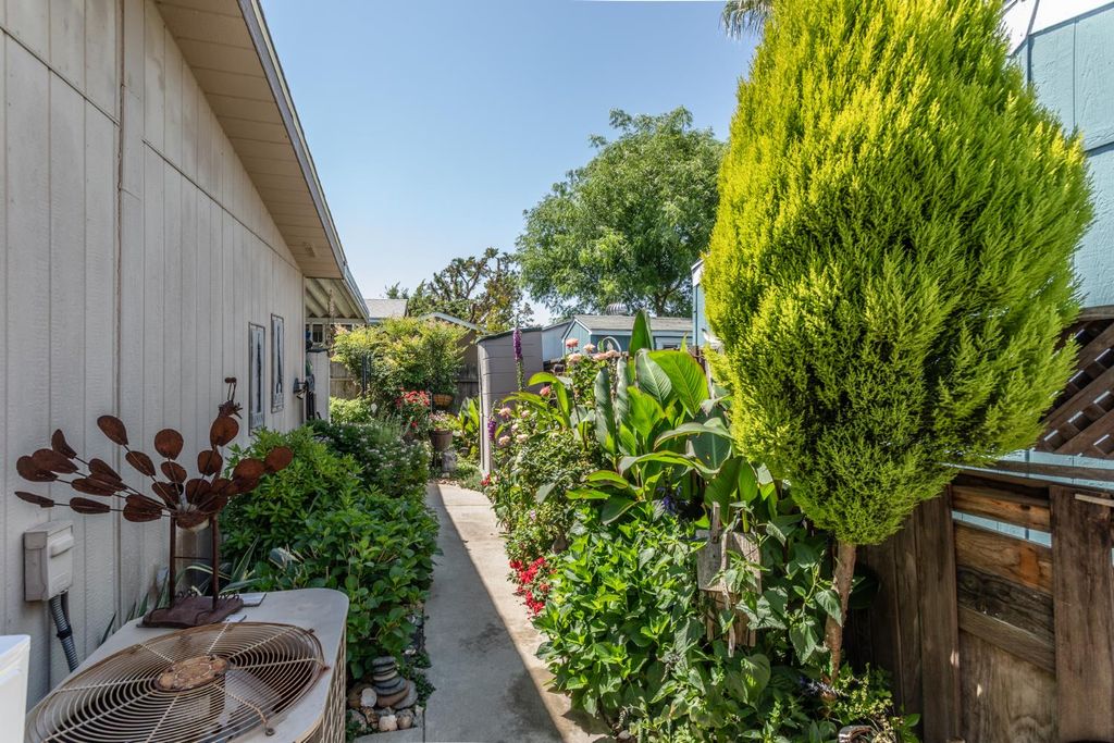 Image 43 of property listing at 8701 Highway 41 # 44, Fresno, CA 93720