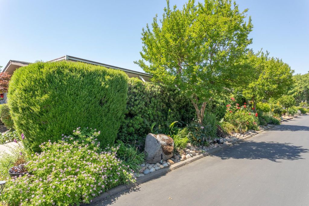 Image 48 of property listing at 8701 Highway 41 # 44, Fresno, CA 93720