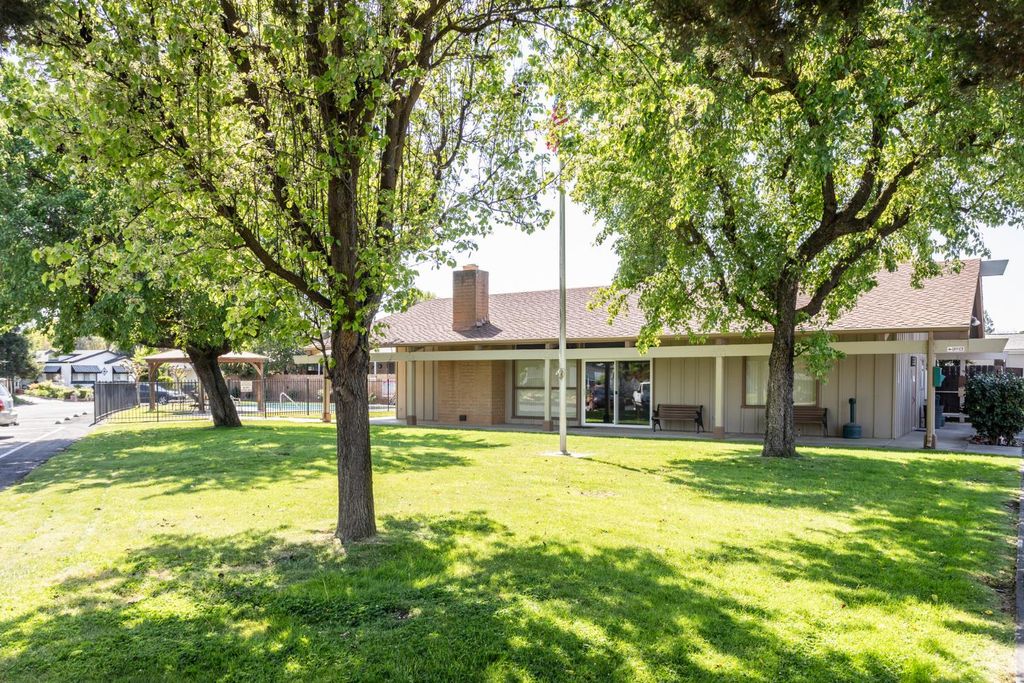 Image 53 of property listing at 8701 Highway 41 # 44, Fresno, CA 93720