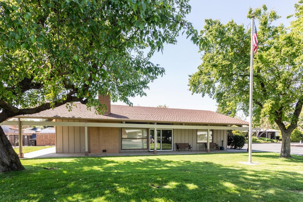 Image 54 of property listing at 8701 Highway 41 # 44, Fresno, CA 93720