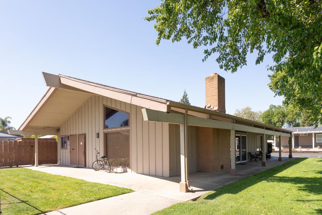 Image 55 of property listing at 8701 Highway 41 # 44, Fresno, CA 93720