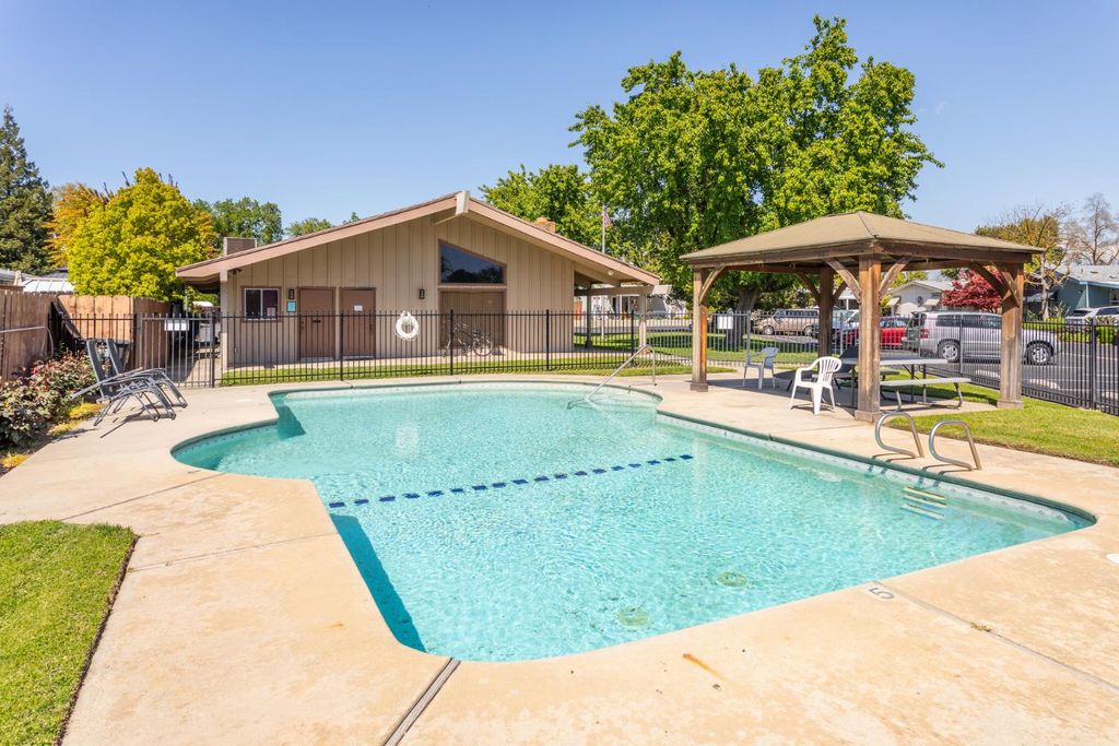 Image 60 of property listing at 8701 Highway 41 # 44, Fresno, CA 93720