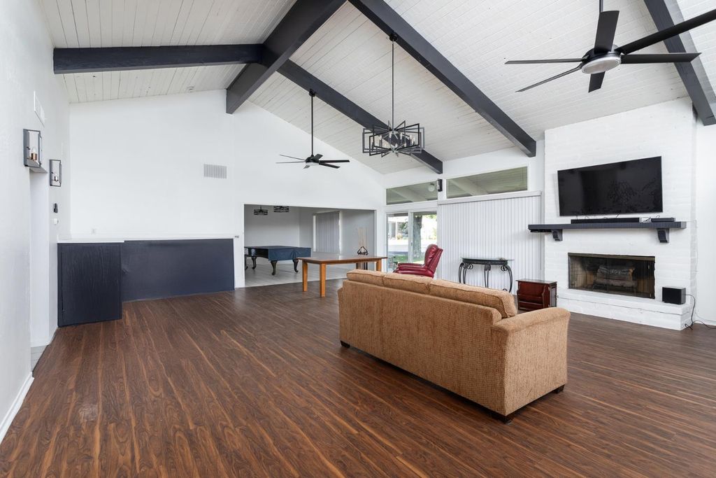 Image 61 of property listing at 8701 Highway 41 # 44, Fresno, CA 93720