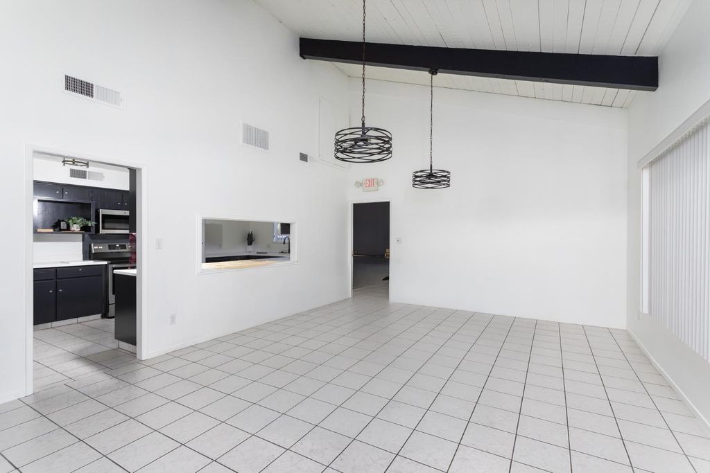 Image 63 of property listing at 8701 Highway 41 # 44, Fresno, CA 93720