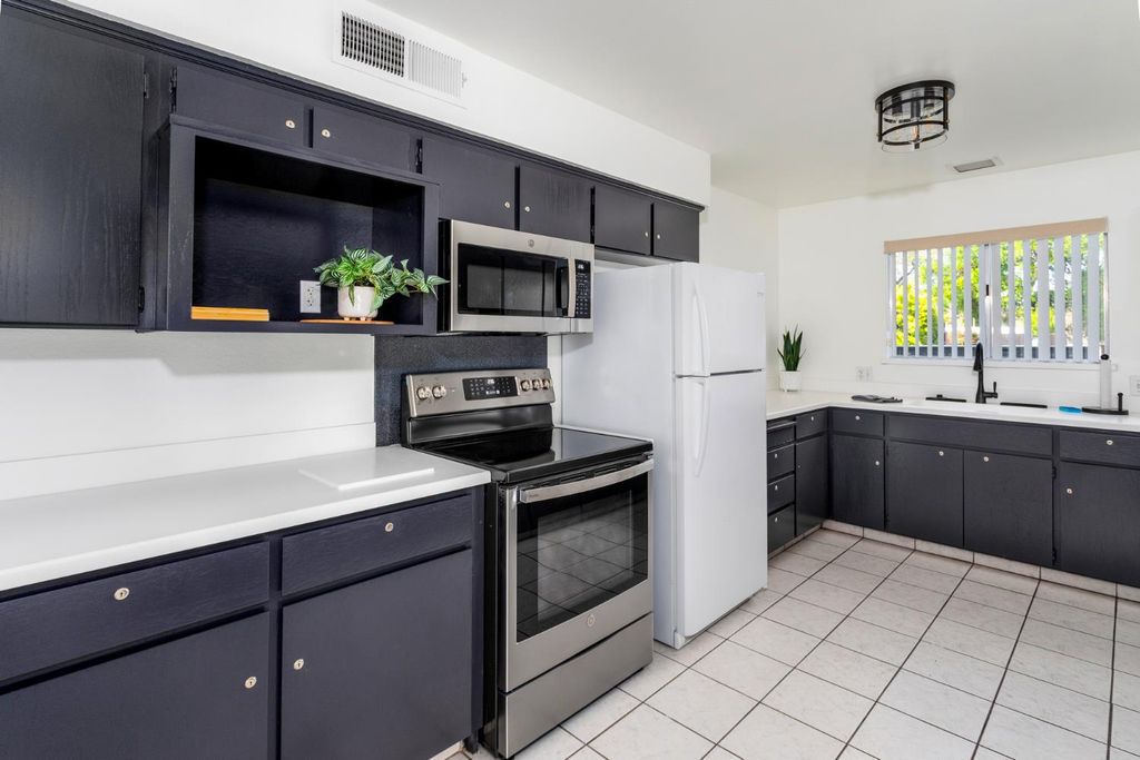 Image 64 of property listing at 8701 Highway 41 # 44, Fresno, CA 93720