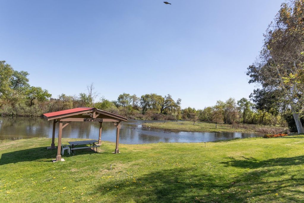 Image 65 of property listing at 8701 Highway 41 # 44, Fresno, CA 93720