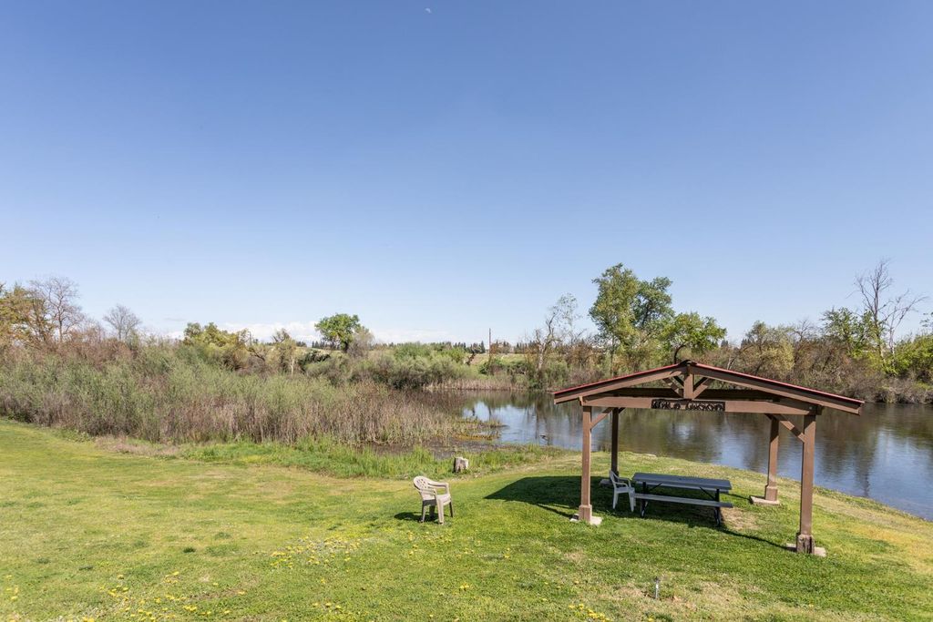 Image 66 of property listing at 8701 Highway 41 # 44, Fresno, CA 93720