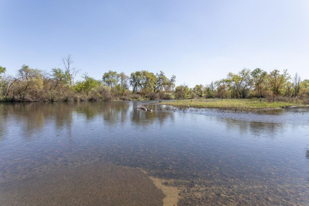 Image 70 of property listing at 8701 Highway 41 # 44, Fresno, CA 93720