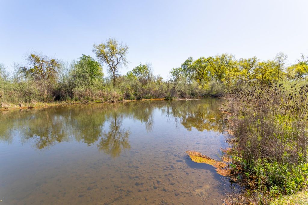 Image 76 of property listing at 8701 Highway 41 # 44, Fresno, CA 93720