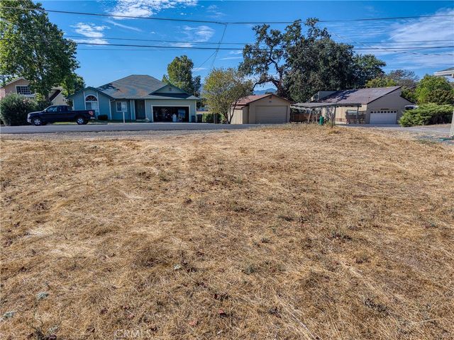 18860 Deer Hollow Rd, Hidden Valley Lake, CA 95467