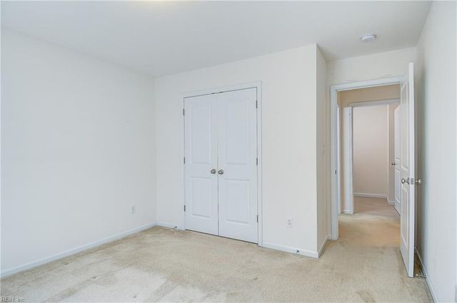 1121 Kinderly LN, Chesapeake, VA 23320