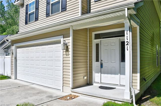 1121 Kinderly LN, Chesapeake, VA 23320