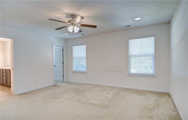 1121 Kinderly LN, Chesapeake, VA 23320