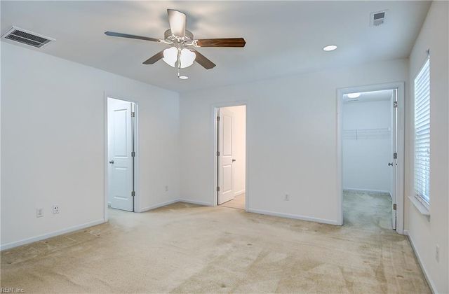 1121 Kinderly LN, Chesapeake, VA 23320