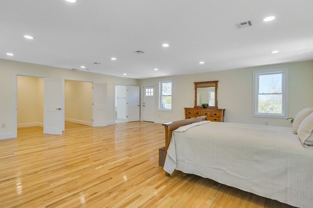 4 Ripley Road, Hull, MA 02045