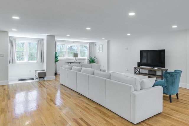 4 Ripley Road, Hull, MA 02045