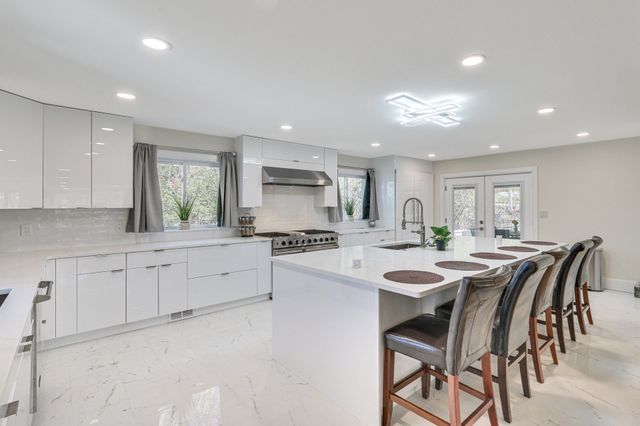 4 Ripley Road, Hull, MA 02045