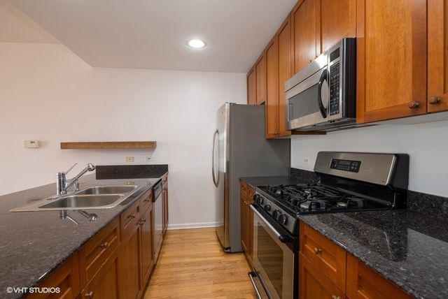 2040 W BELMONT Avenue 407, Chicago, IL 60618