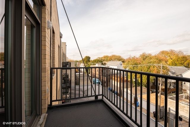 2040 W BELMONT Avenue 407, Chicago, IL 60618