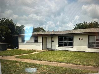 44 Mundt Circle, Denison, TX 75020