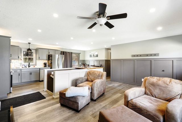 18316 Everglade Drive NE, Wyoming, MN 55092