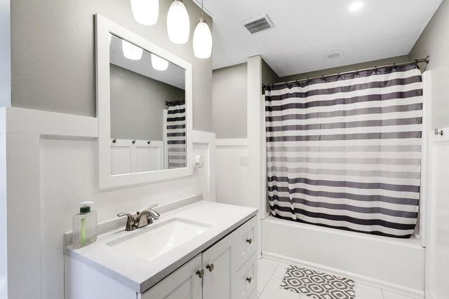 18316 Everglade Drive NE, Wyoming, MN 55092