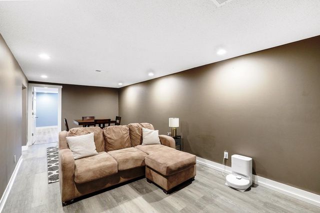 18316 Everglade Drive NE, Wyoming, MN 55092