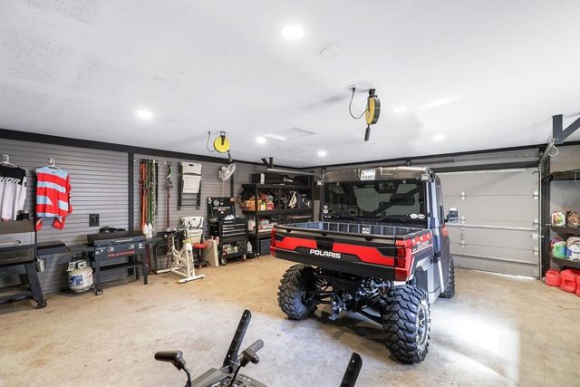 18316 Everglade Drive NE, Wyoming, MN 55092