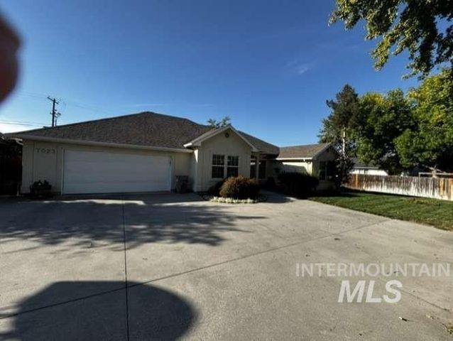 7023 W Everett St, Boise, ID 83704 property photo