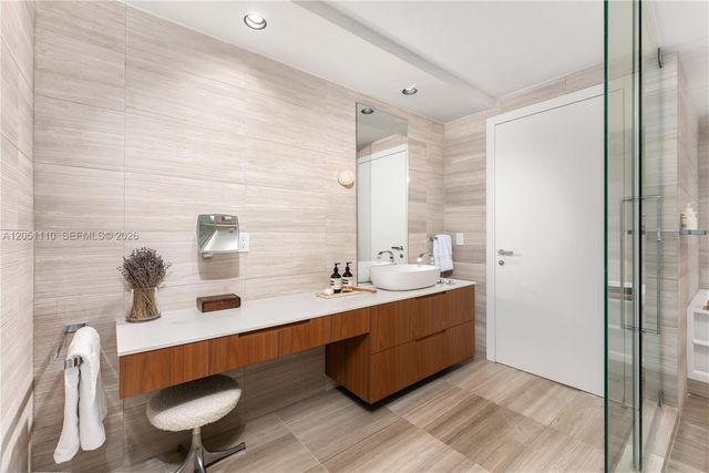 4701 N Meridian Ave 421, Miami Beach, FL 33140