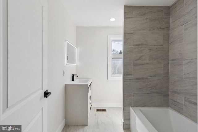 1131 S 53RD ST, Philadelphia, PA 19143