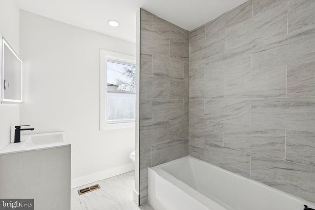 1131 S 53RD ST, Philadelphia, PA 19143