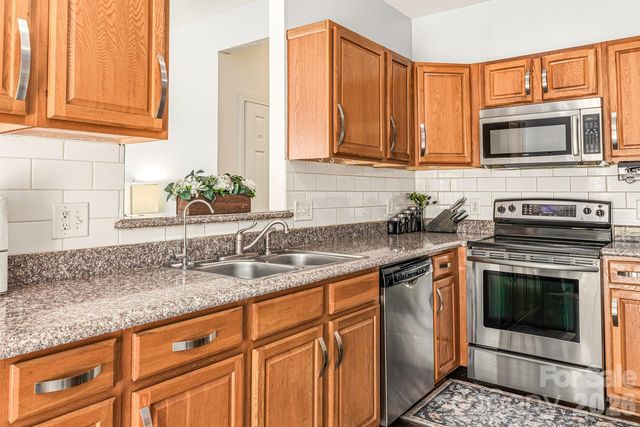 4816 Delprado Circle, Charlotte, NC 28216