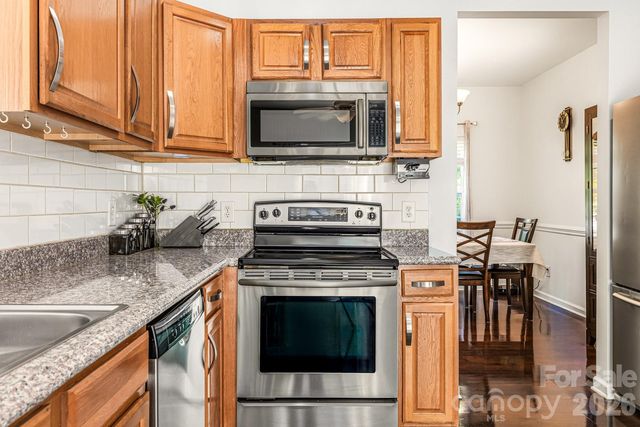 4816 Delprado Circle, Charlotte, NC 28216
