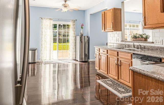 4816 Delprado Circle, Charlotte, NC 28216