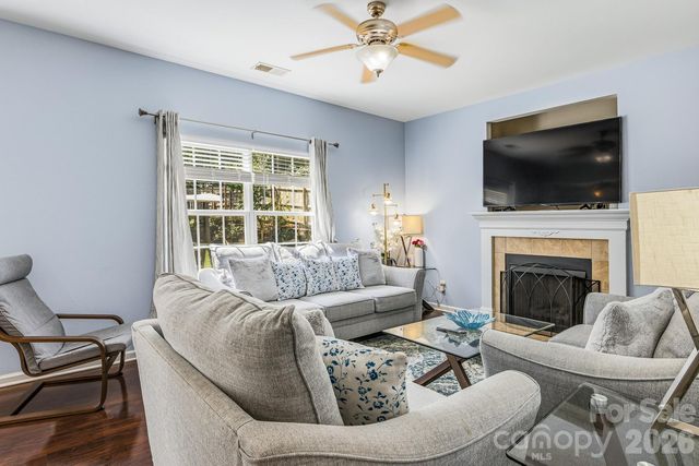 4816 Delprado Circle, Charlotte, NC 28216