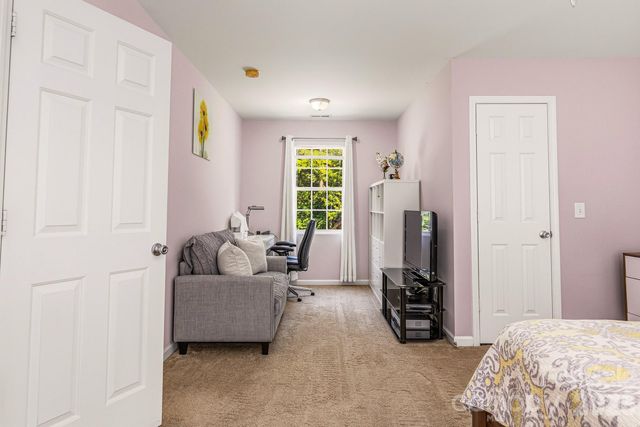 4816 Delprado Circle, Charlotte, NC 28216